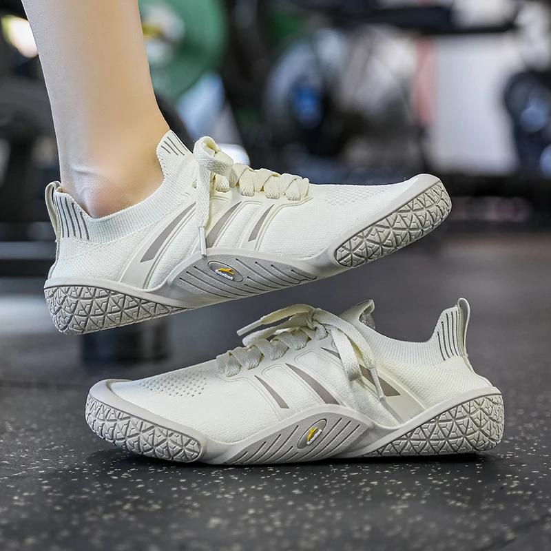 Chaussures de sport légères pieds nus, baskets de sport à semelle souple avec maille respirante pour