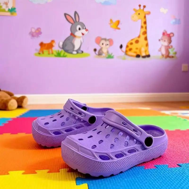 Sabots roses découpés pour filles, chaussures d'intérieur antidérapantes à semelle souple pour enfan