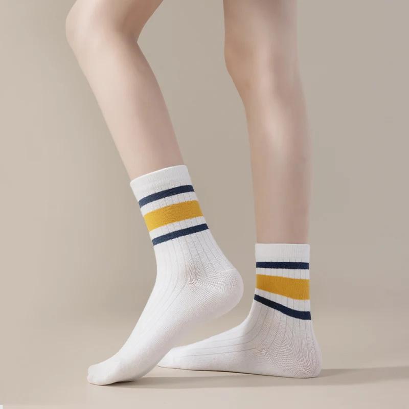 Quatre paires de chaussettes pour enfants pour le printemps et l'automne, style polyvalent rayé, cha