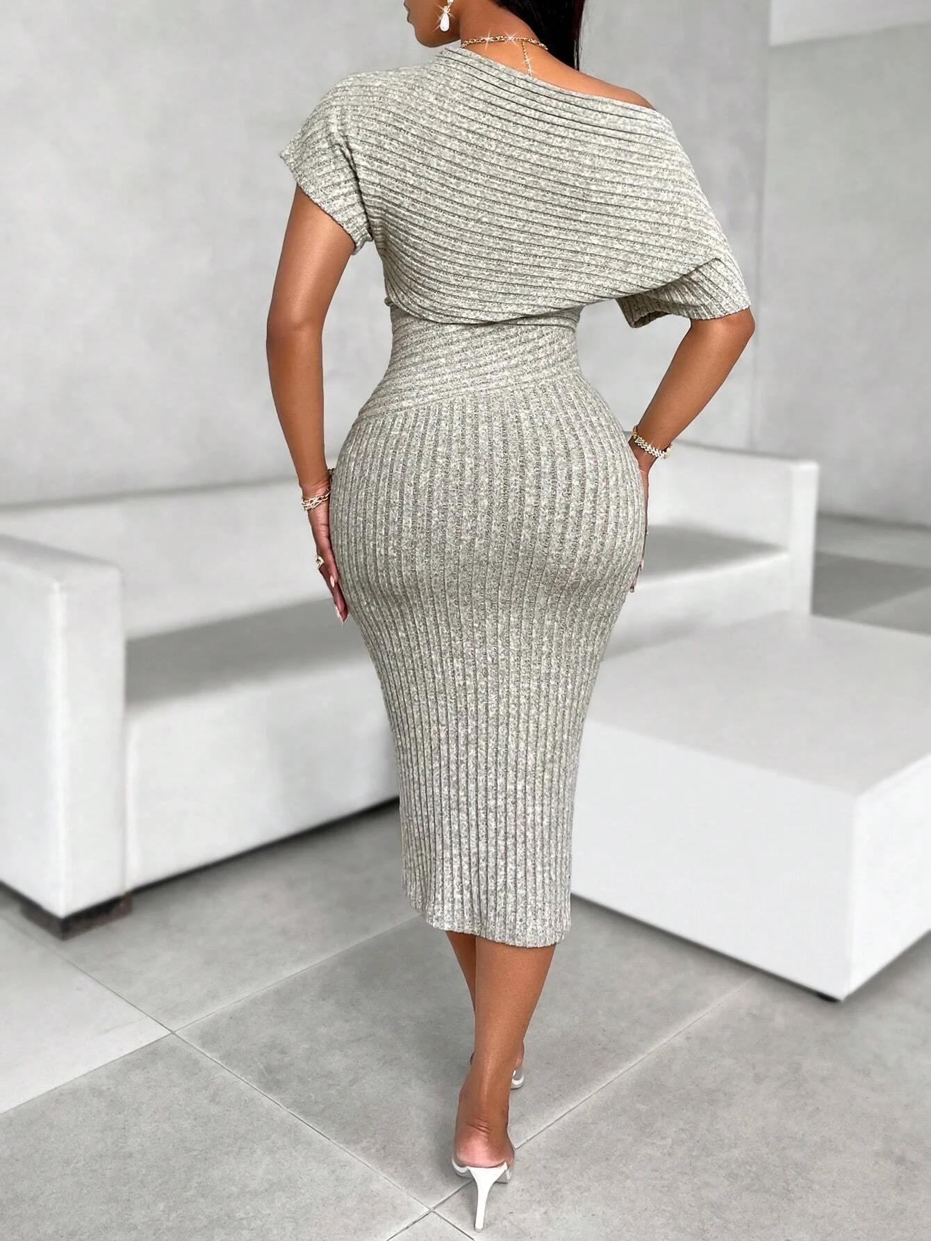 Robe en tissu texturé à épaules asymétriques, couleur unie, mode femme