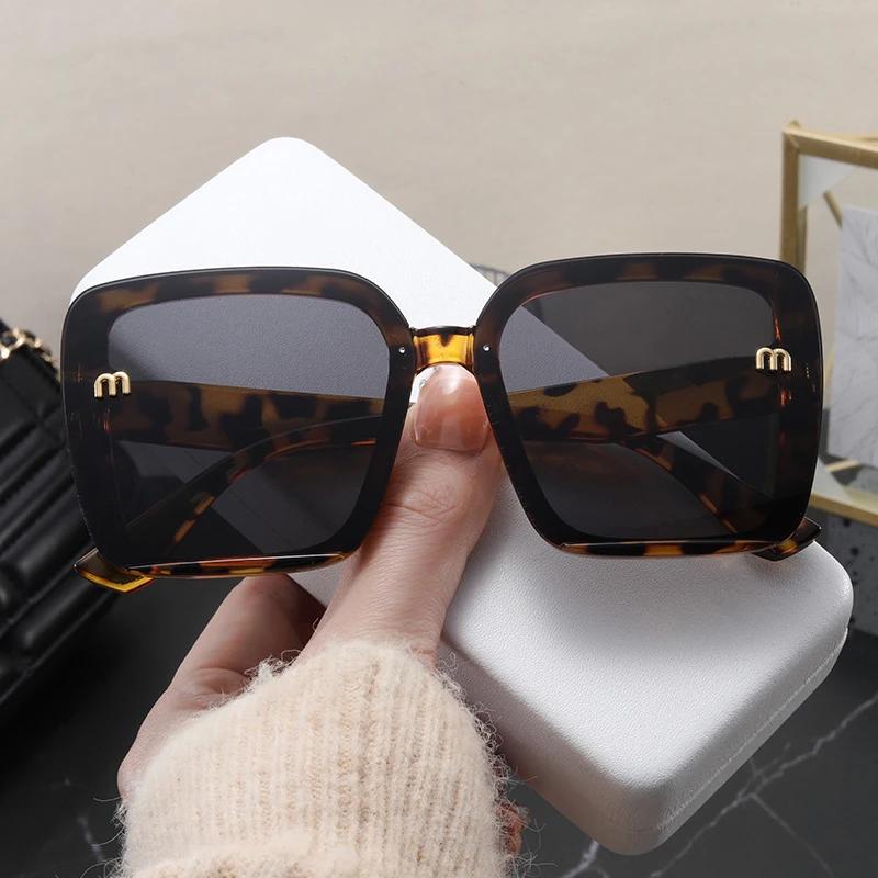 Lunettes de soleil carrées classiques à grand cadre pour hommes et femmes, design de lettre rectangu