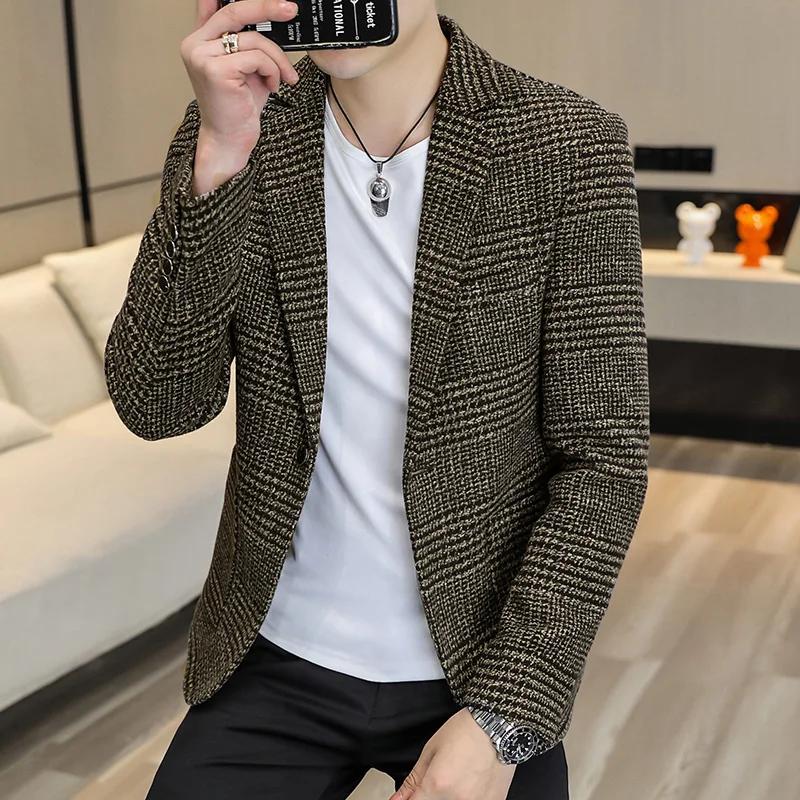 Petit costume à la mode pour hommes de haute qualité, haut ajusté de style coréen, costume simple à