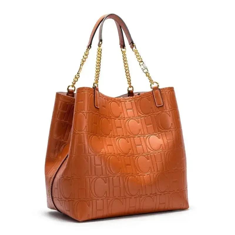 Sac fourre-tout en cuir gaufré CH avec poignée chaîne, intérieur spacieux, idéal pour le bureau, ess