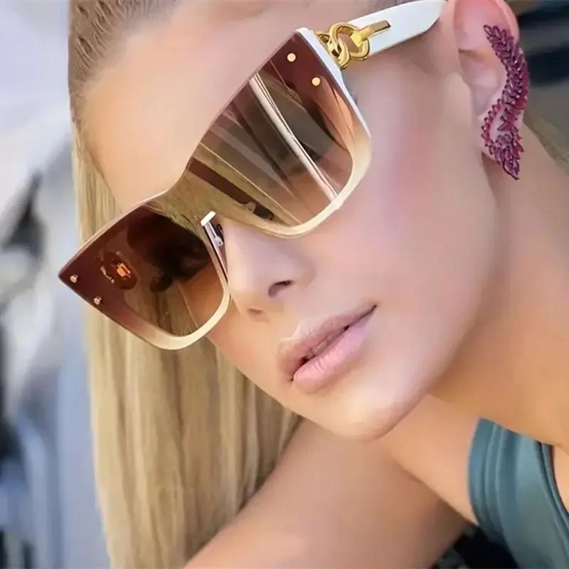 Nouvelles Lunettes de Soleil Œil de Chat Grande Monture Tendance 2025 pour Femmes – Style Urbain et