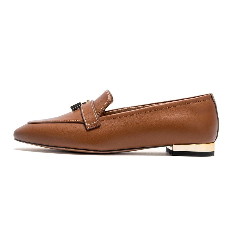 Mocassins en cuir pour femmes avec détail de verrouillage doré, bout carré, talon bas, chaussures de