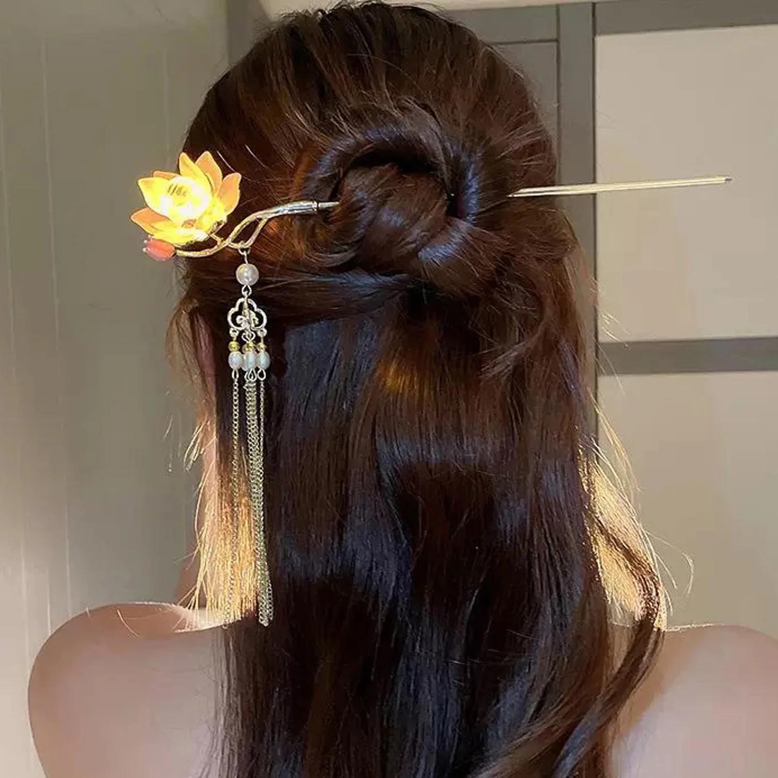 Épingle à cheveux à fleurs lumineuses pour femmes, lanterne créative en forme de Lotus, bâton à pomp