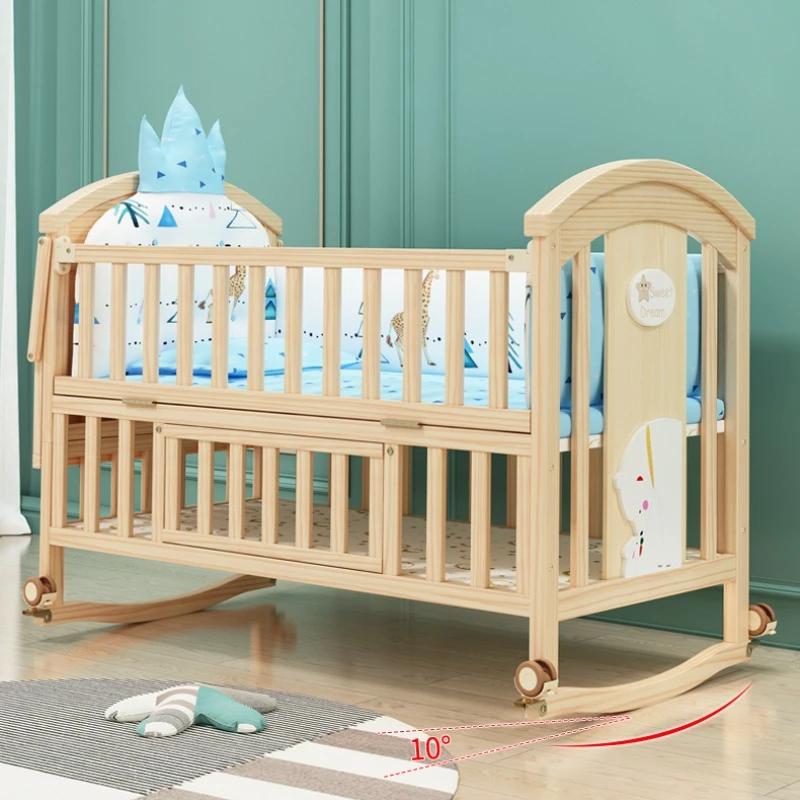 Lit bébé confortable, bois massif