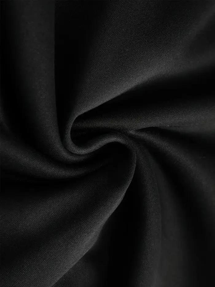 Le nouvel ensemble pour hommes pour le printemps et l'automne 2025 présente une impression de motifs