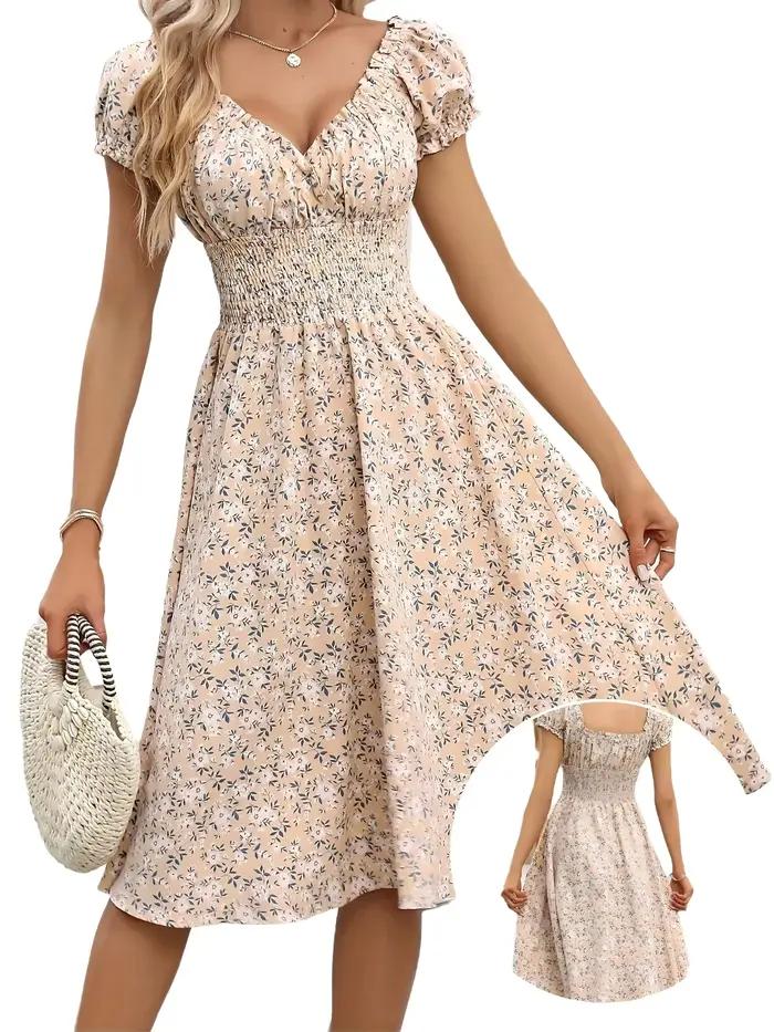 Robe florale vintage avec poignets moelleux et taille plissée, adaptée aux vêtements de plage d'été