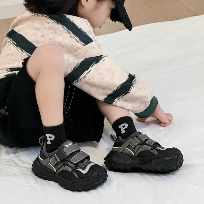 Baskets épaisses pour enfants, chaussures d'hiver en coton Velcro avec semelle à pointes, fond de pn