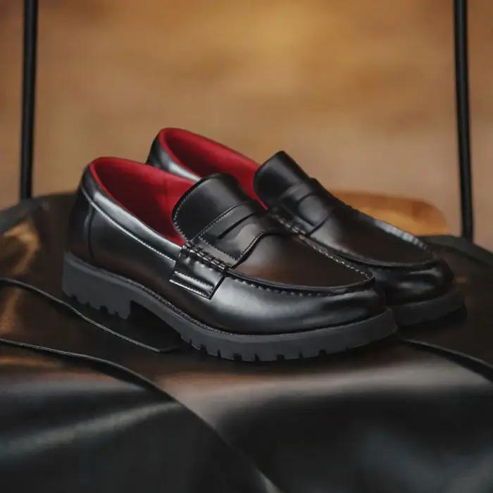 Maden – Mocassins vintage style Old Money pour hommes, chaussures à enfiler en cuir croûte noir, cha