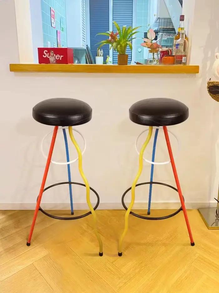 Tabouret de bar Memphis à pieds hauts, tabouret de cuisine, tabouret de bar style médiéval, chaise d