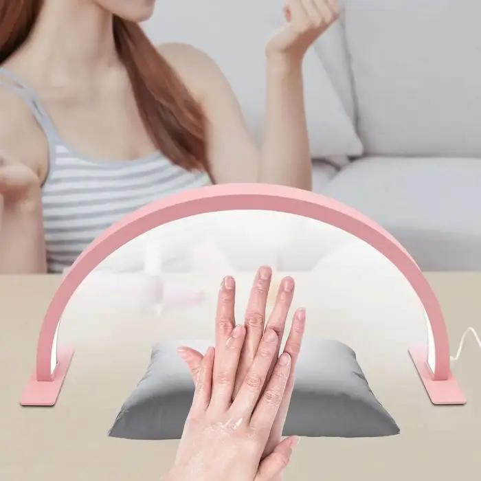 La lampe à ongles en forme de croissant (1 pièce) a une luminosité et une température de couleur rég