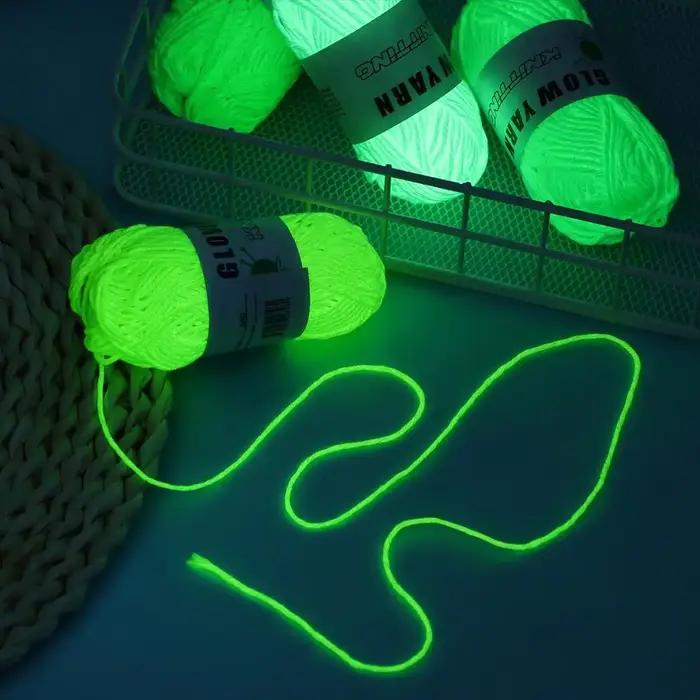 Nouveau fil fonctionnel qui brille dans la nuit, fil épais lumineux en Polyester