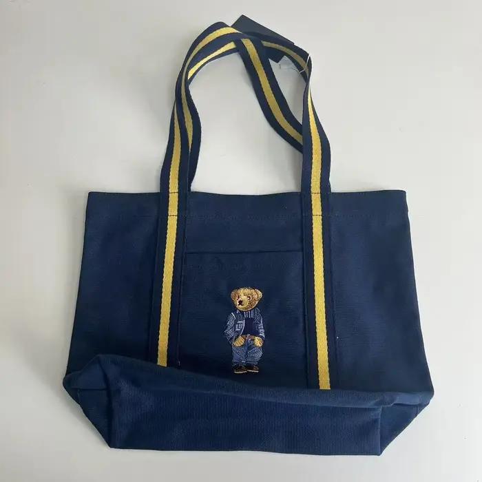 Sac fourre-tout en toile à sangle – Sac de courses ours brodé, conception d'épaule et de main