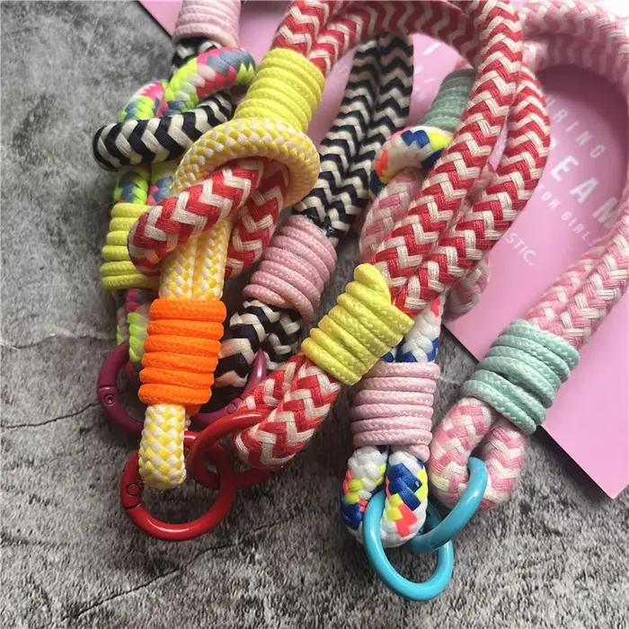 Porte-clés contrastés, accessoires de luxe pour clés de voiture, breloques pour sacs à main, cadeau