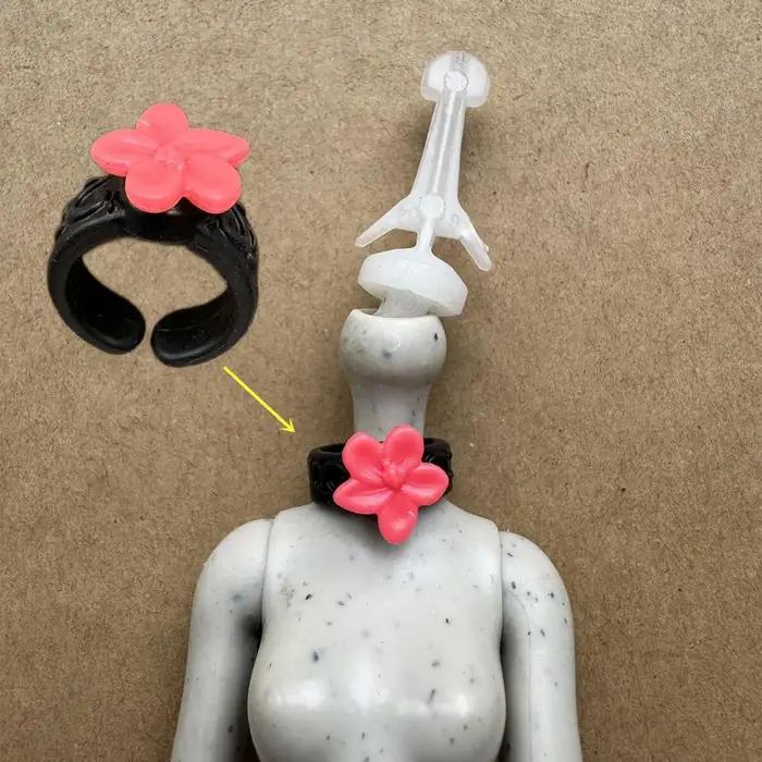 Accessoires pour poupées monstres : Boucles d'oreilles, Colliers, Bracelets, Vêtements, Robes, Jupes