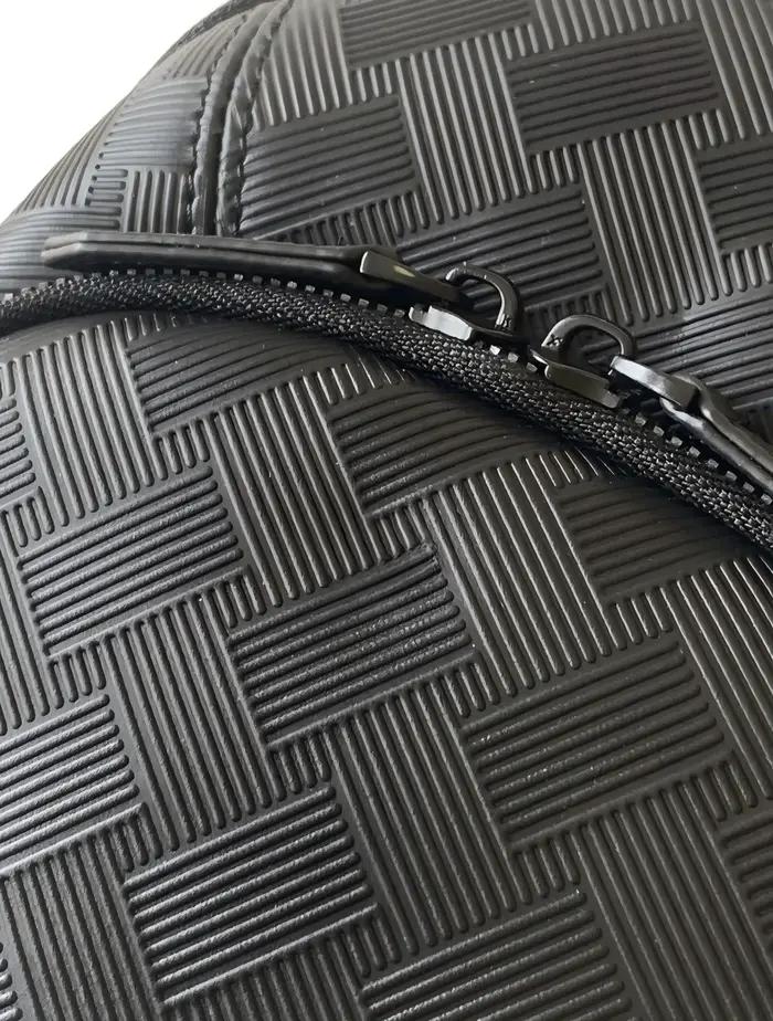 Sac de poitrine classique en cuir grainé pour homme, sac bandoulière durable en cuir de veau