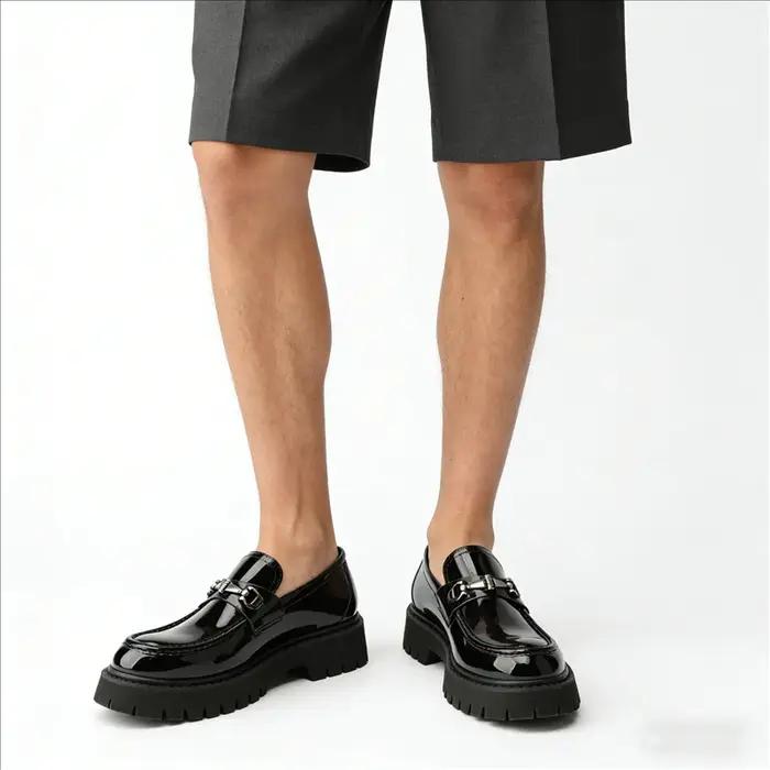 Chaussures en cuir pour hommes à décoration métallique, grande taille, style mode, à talon épais et