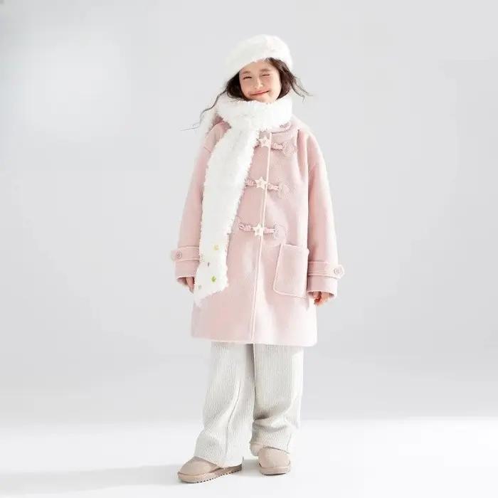 2025 nouveau manteau d'hiver manteau à capuche en laine rose pêche avec boutons en corne de chèvre é