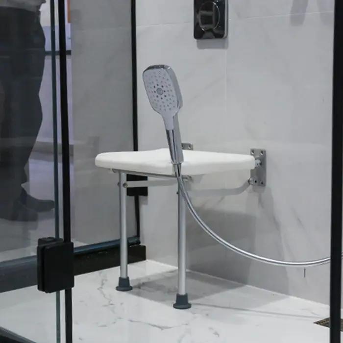 Chaise de douche réglable avec pieds à ventouse pour personnes en situation de handicap ou pour une utilisation quotidienne en intérieur de la douche ou de la baignoire