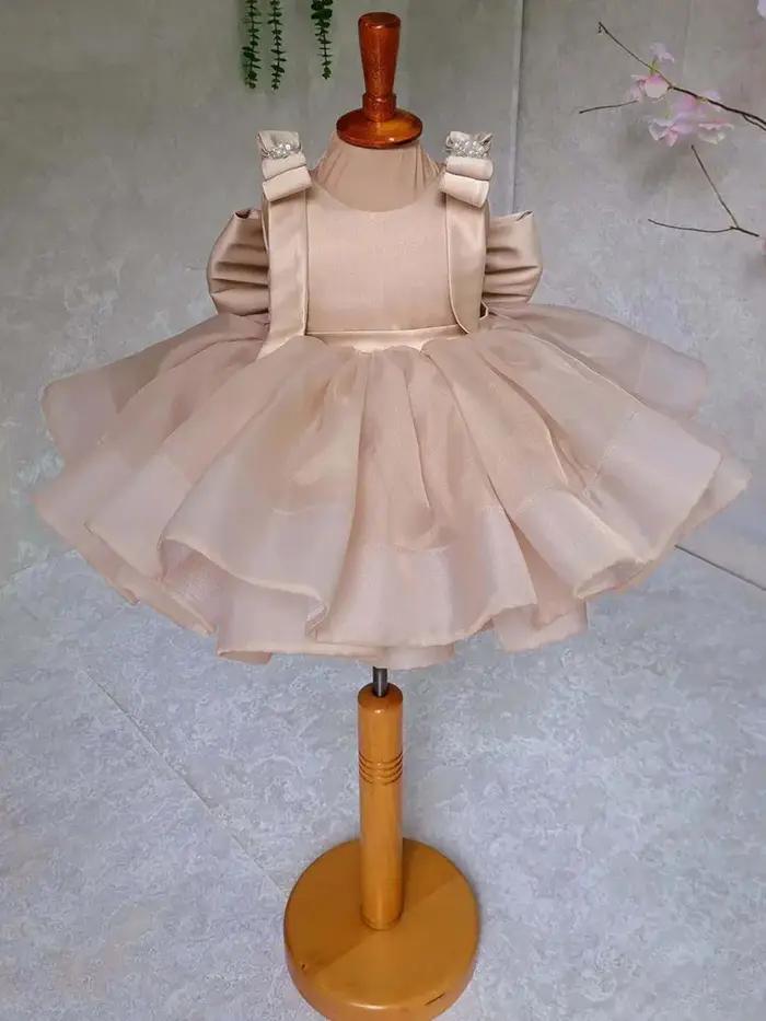 Robe pour enfantsRobe pour enfants jupe en maille bouffante couleur champagne européenne et américai