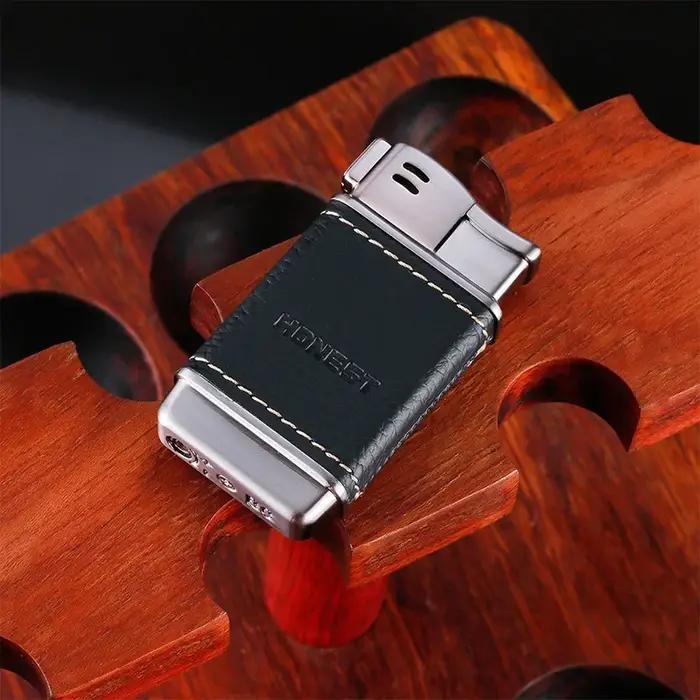 Briquet à tuyau gonflable en métal pour hommes conception de feu oblique en cuir brossé élégant cadeau pour hommes occasions spéciales