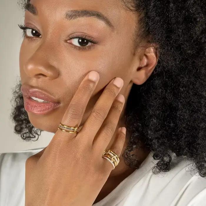 Une Niche bague de bijoux en cuivre bicolore à quatre anneaux, hypoallergénique, Style Ins, artefact