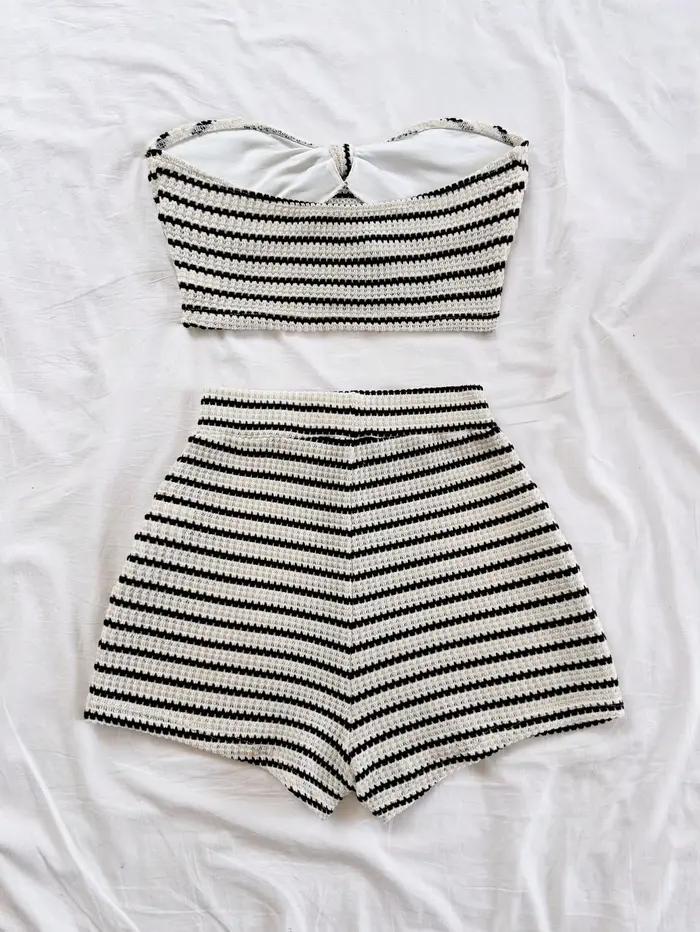 Ensemble élégant 2 pièces à rayures pour femmes, avec haut détaillé papillon et short taille haute,