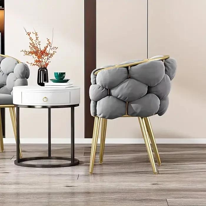 Coiffeuse élégante pour filles, chaise à dossier parfaite pour le maquillage de la chambre à coucher