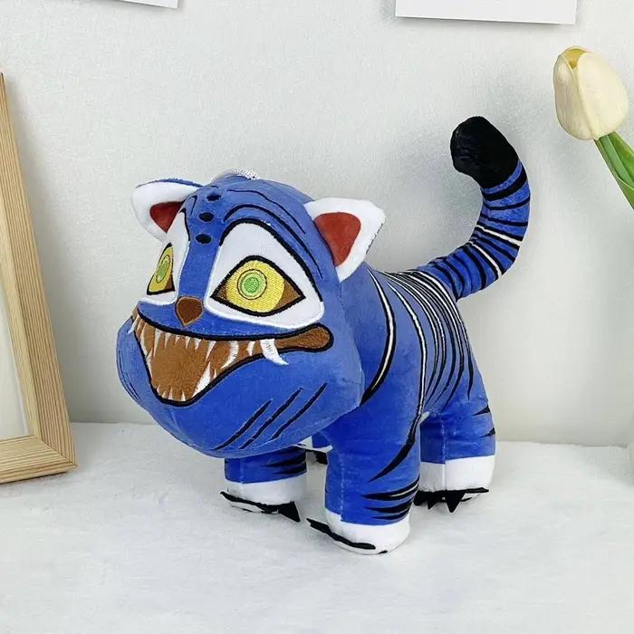 Anime chasseurs en peluche mignon violet tigre noir chapeau pie avec 3 yeux monstre chasse fille gro