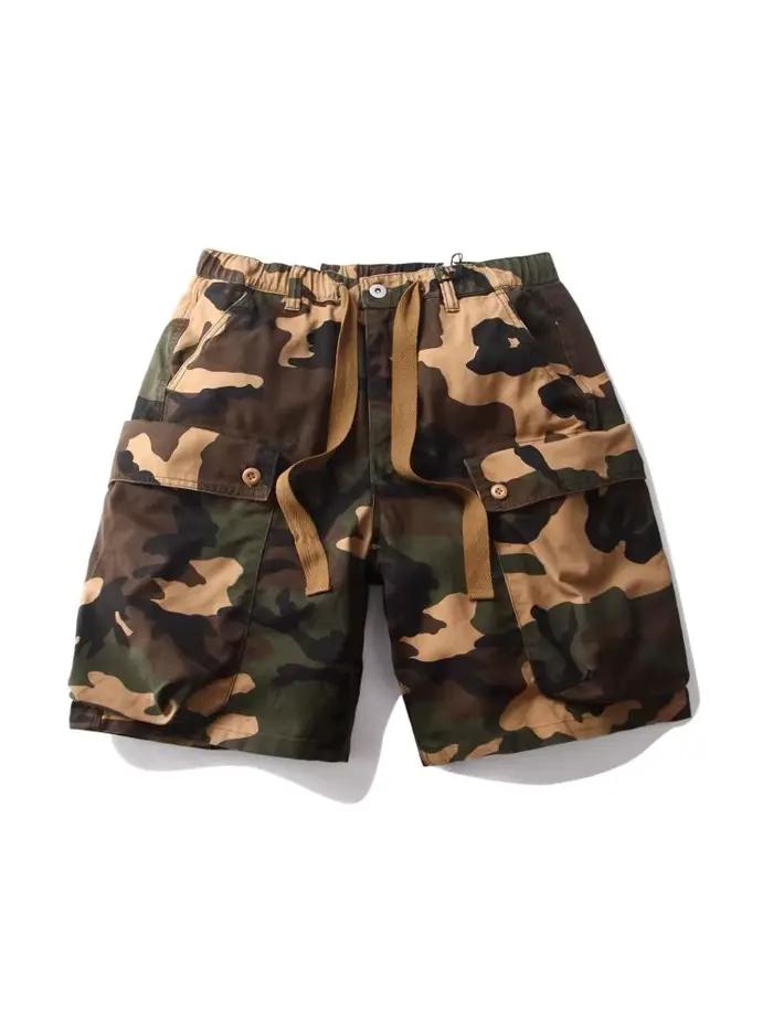 Shorts cargo multi-poches camouflage délavé et vieilli style vintage américain, coupe droite décontr