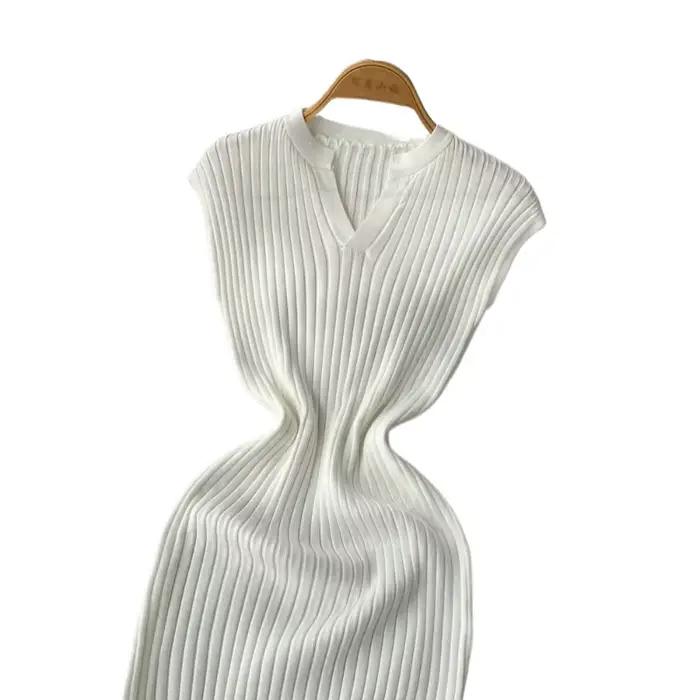 Robe longue moulante en maille blanche pour femme, col en V, sans manches, élastique, avec fente lat