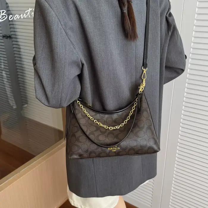 Sac à couches de luxe imperméable avec doublure spéciale qui garde les articles au sec et propres pa