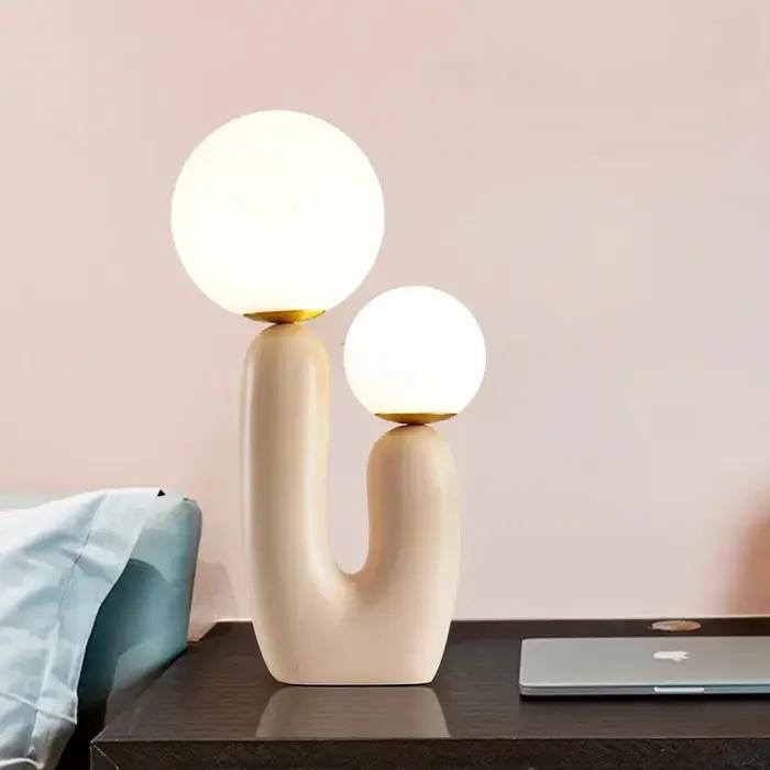 Lampe de table en verre d'art nordique moderne, lampe de tête de lit en résine pour chambre à couche