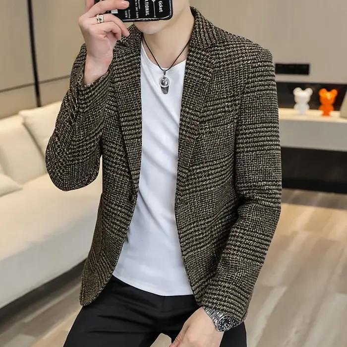Petit costume à la mode pour hommes de haute qualité, haut ajusté de style coréen, costume simple à