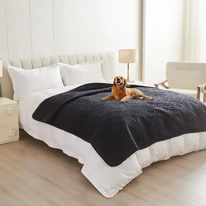 Housse de lit impermeable anti-salissures pour chiens chats protection canape lit antidrapante usage quotidien special occasions famille animaux de compagnie