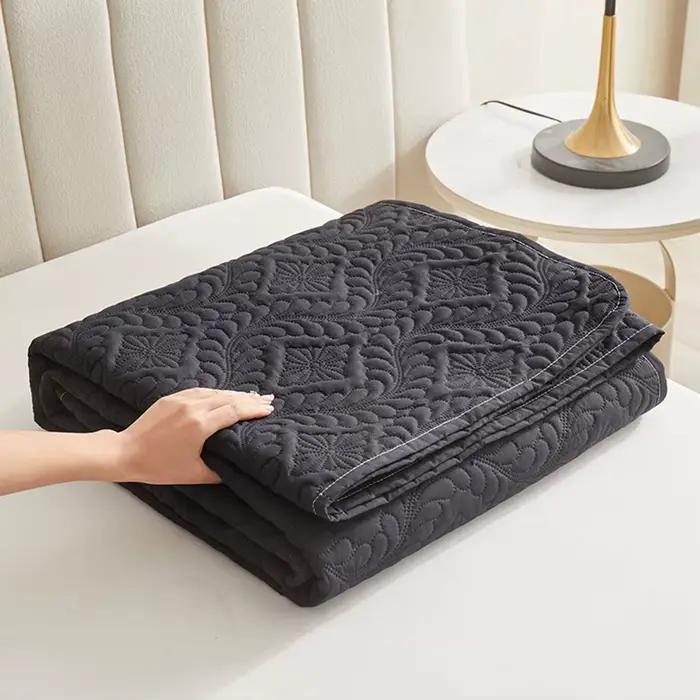 Housse de lit impermeable anti-salissures pour chiens chats protection canape lit antidrapante usage quotidien special occasions famille animaux de compagnie