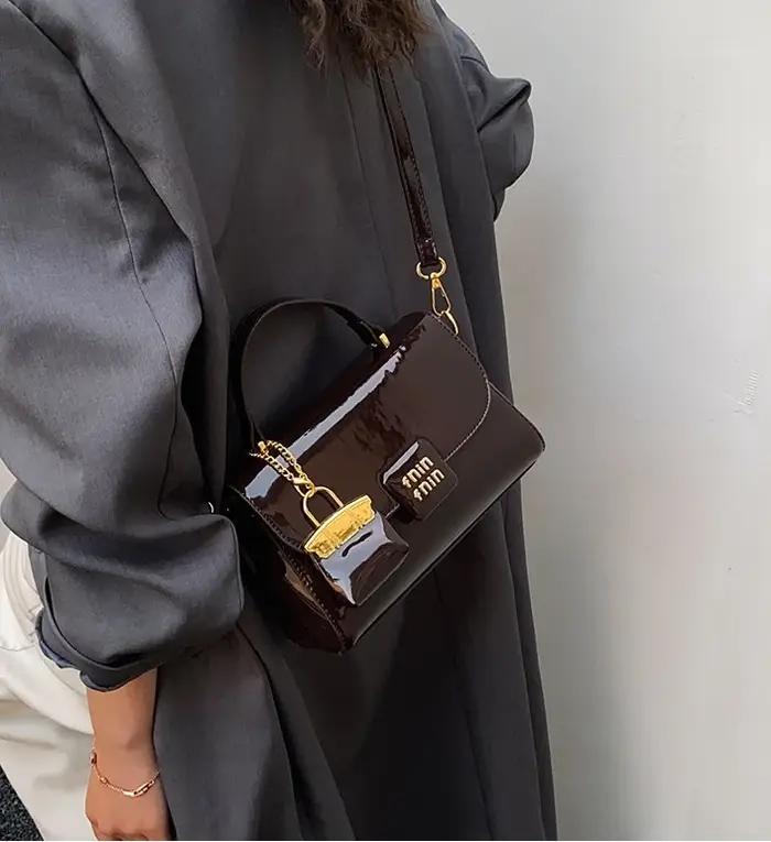 Sac bandoulière chic et tendance pour femme, sac messager texturé de créateur, sac fourre-tout minim