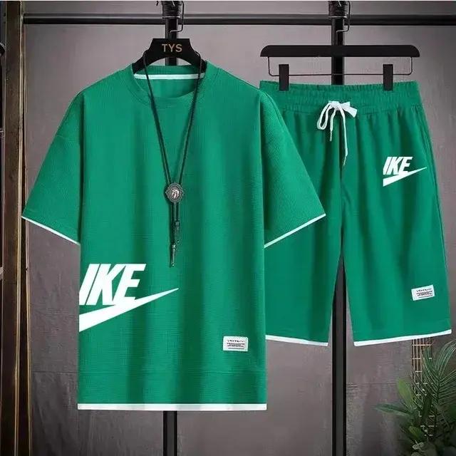Vente chaude d'été hommes décontracté à manches courtes T-shirt shorts ensemble de sport en plein ai