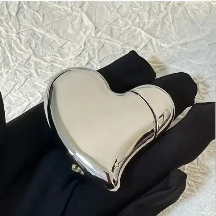Briquet gonflable en alliage métallique forme d'amour design personnalisé élégant pour homme femme cadeau romantique occasions spéciales