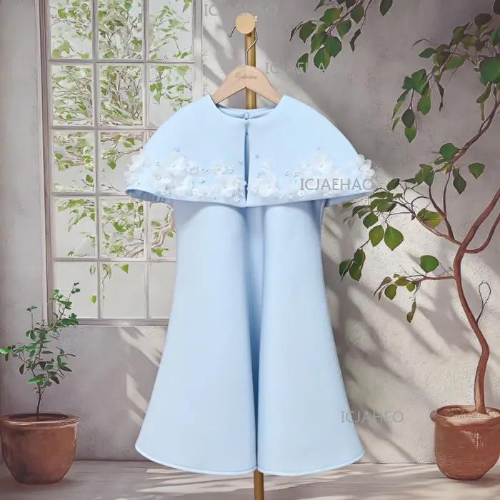 Robe de princesse bleu clair élégante pour filles 2026 avec cape et jupe à volants, idéale pour les