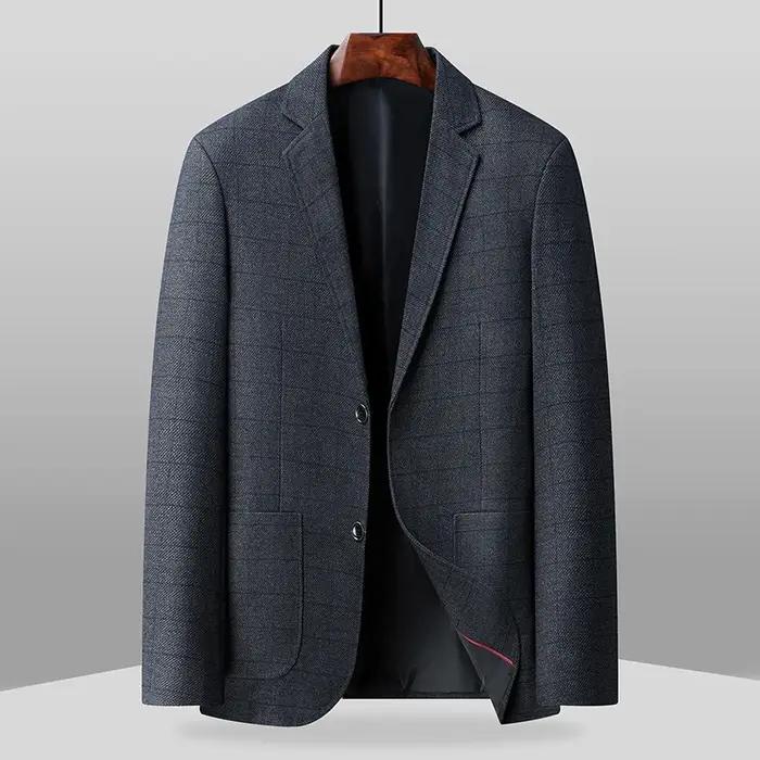 Le nouveau blazer classique rayé, style business casual, avec poches, convient à un usage quotidien