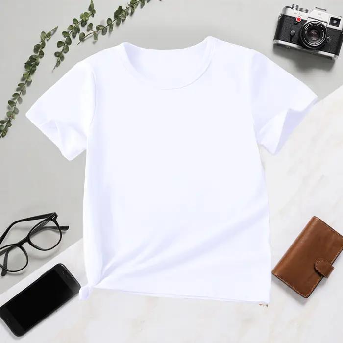 T-shirt pour femme avec motif de chat d'anime mignon