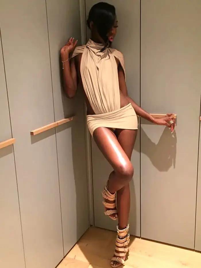 Ensemble 2 pièces sexy Kliou pour femme : Bodys froncés à col roulé et découpes latérales + Mini-jup