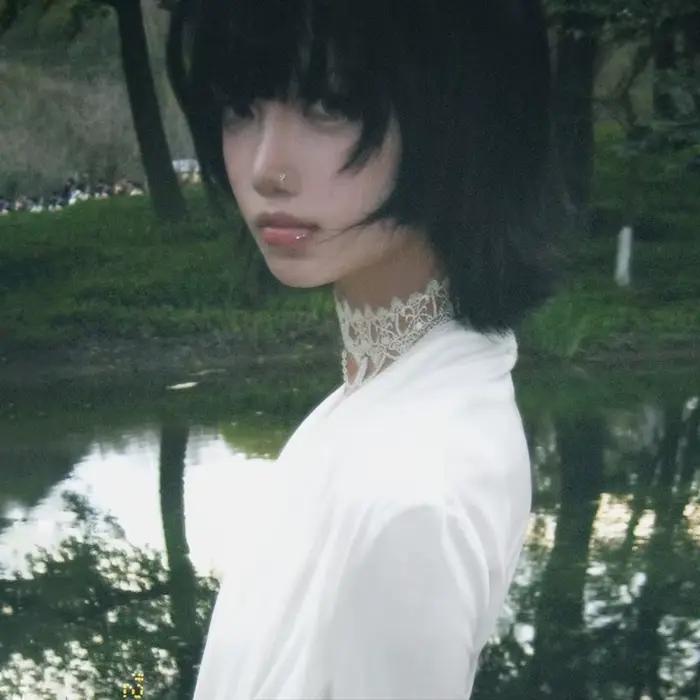 Karrram japonais Y2k croix hauts Trashy 2000s Style col en v à manches longues T-shirt Vintage Haraj
