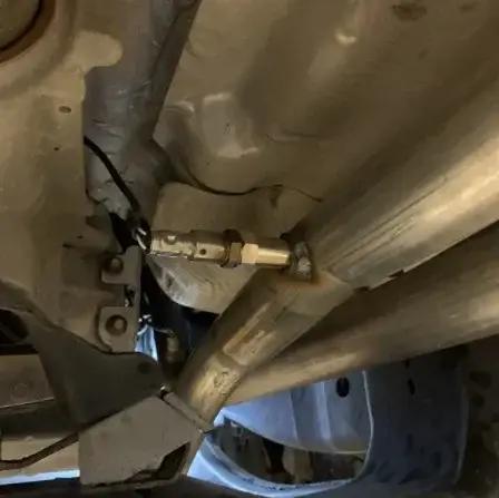 Lumière de moteur claire-installation d'un convertisseur catalytique d'échappement de voiture, capte